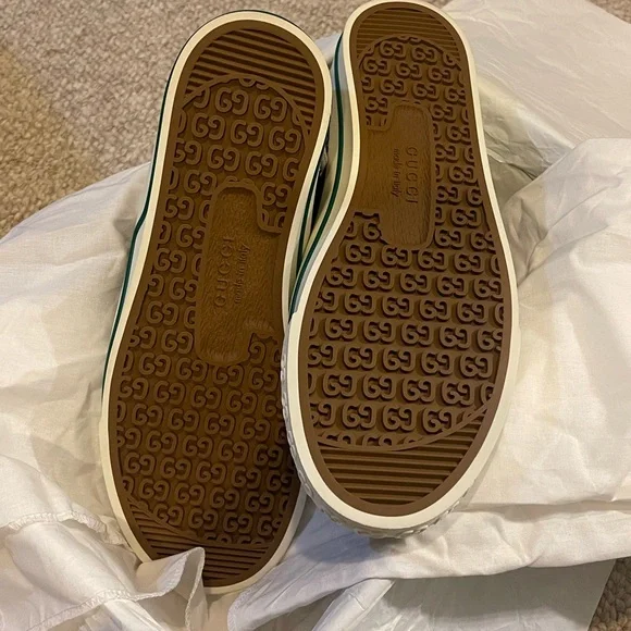 Authentic Gucci 1977 black/peach floral sneakers womens sz 39 - Picture 10 of 15